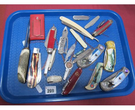 A German Cutthroat Razor, folding multiblade knives, hunting knife, modern folding display knives etc. 