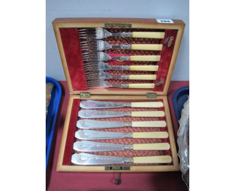 M. Hunter & Sons, Sheffield Cased Fish Knives and Forks, in a walnut box.