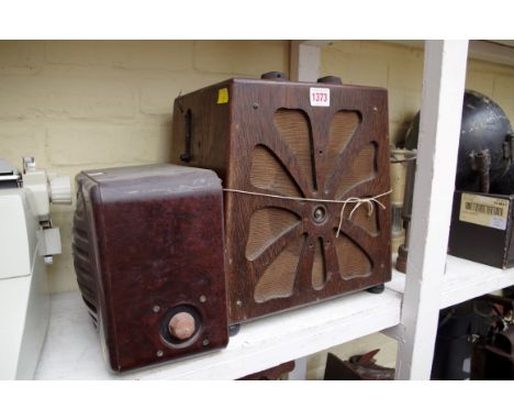 A vintage KB valve radio,&nbsp;in oak case; together with a Rees-Mace Bakelite speaker. 