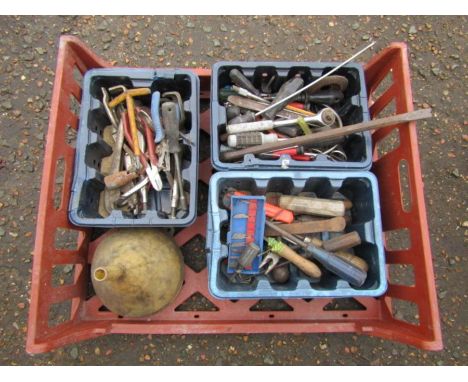 Tray of tools including screwdrivers, chisels and mole grips etc 