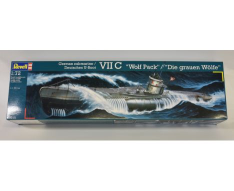 Revell - A boxed Revell 05015 1:72 scale German Submarine VII C 'Wolf Pack' plastic model kit the model appears to be factory