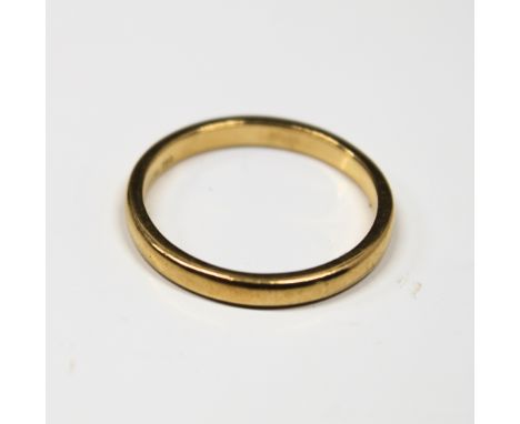 A Bulgari Gentlemans 18ct yellow gold wedding band size W - 5.0g.