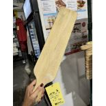 LOT: (13) Planches en Bois, 24", avec Logo