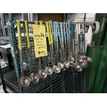 LOT: (18 +/-) Louches variées