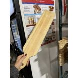 LOT: (14) Planches en Bois, 24", avec Logo