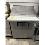 Comptoir Préparation Sandwich Réfrigégé TRUE, mod: 27-12MBCHC, en Acier Inox., 28'' x 35''