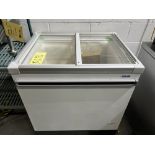 Congélateur-Tombeau CELCOLD, Dessus Vitré, 32'' x 25''