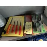 Lot de 4 planches à decouper, 8 scoops et bac