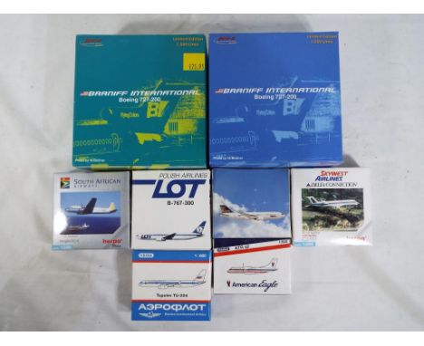 Eight diecast models of commercial airliners by Herpa, Dragon Wings and Schabak in 1:500 and 1:600 scale, models appear mint 