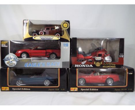 Maisto  and others - five boxed diecast vehicles in 1:24, 1:18 and 1:12 scale comprising a 1931 Peerless, a Honda Goldwing mo