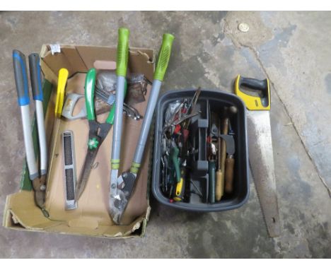 A LARGE BOX OF TOOLS TO INC SAWS, LOPPERS, PRUNERS, ALLEN KEYS, SPANNERS, HAND SHEARS, FILES SCREW DIVERS, PLASTIC CARRY TRAY