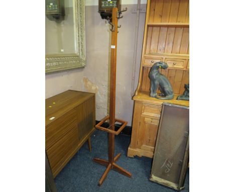 A MID CENTURY HAT / COAT STAND