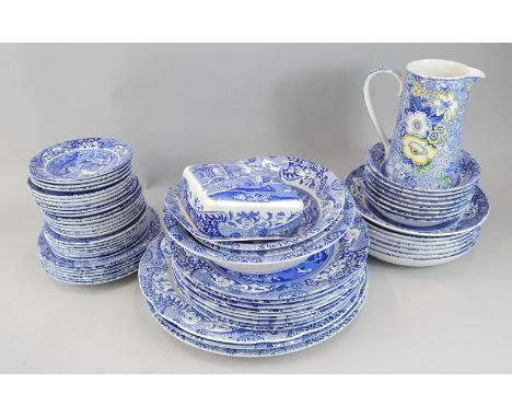A large quantity of Copeland Spode blue Italian pattern china, to include large dinner plates, saucers, side plates, and a si