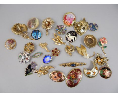 Various enamel work and other brooches, to include mainly floral designs, gold plated. (1 bag)