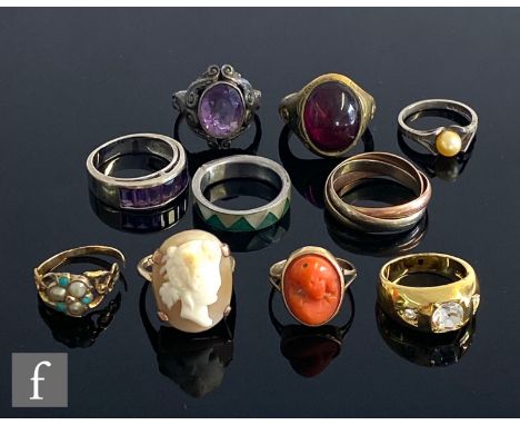 Ten assorted rings to include a 9ct Russian wedding ring, a cameo example, silver and paste set rings etc, weight of gold exa