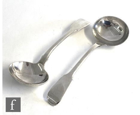 A pair of hallmarked silver fiddle pattern sauce ladles of plain form, weight 5oz, London 1835,&nbsp;Joseph &amp; Albert Savo