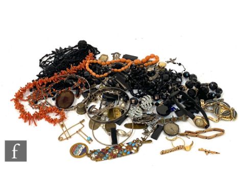 A small parcel lot of assorted 9ct, silver and costume jewellery to include a lady's wrist watch, wedding ring, beads, brooch