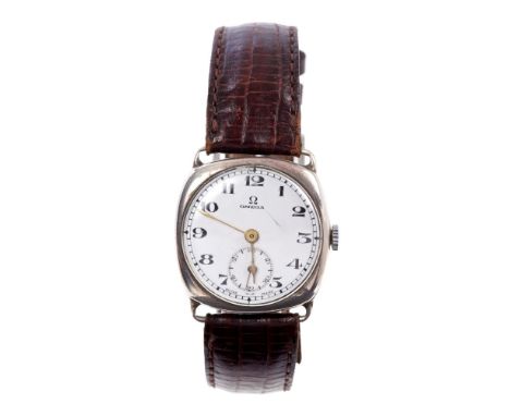 1920s / 1930s gentlemen's Omega wristwatch with mechanical movement numbered 6340587, the circular white enamel dial with bla