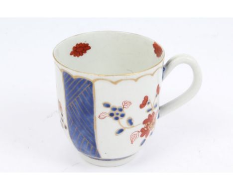 Mid-18th century Worcester Giles decorated Imari pattern coffee cup painted with floral sprays and hatched segments, 6.5cm hi