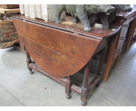 An 18th Century burr elm gate-leg table. 98 x 42 cm    