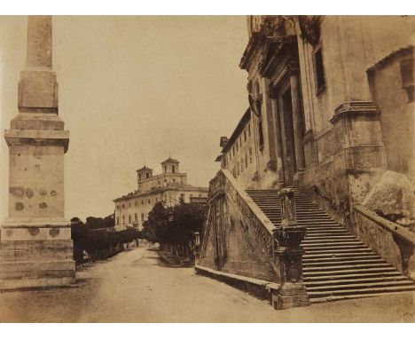   Giacomo Caneva, zugeschriebenDie Kirche Santa Trinità dei Monti und Villa Medici  Albuminabzug vom Papiernegativ. 24,4 x 32