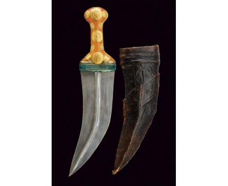 dating: Mid 20th Century provenance: Arabian Peninsula, Wide, curved, double-edged blade with central rib. Grip of typical sh