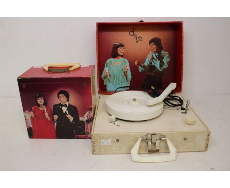 Donny and Marie Record Box and Record Player Vintage in good condition - approx 1974