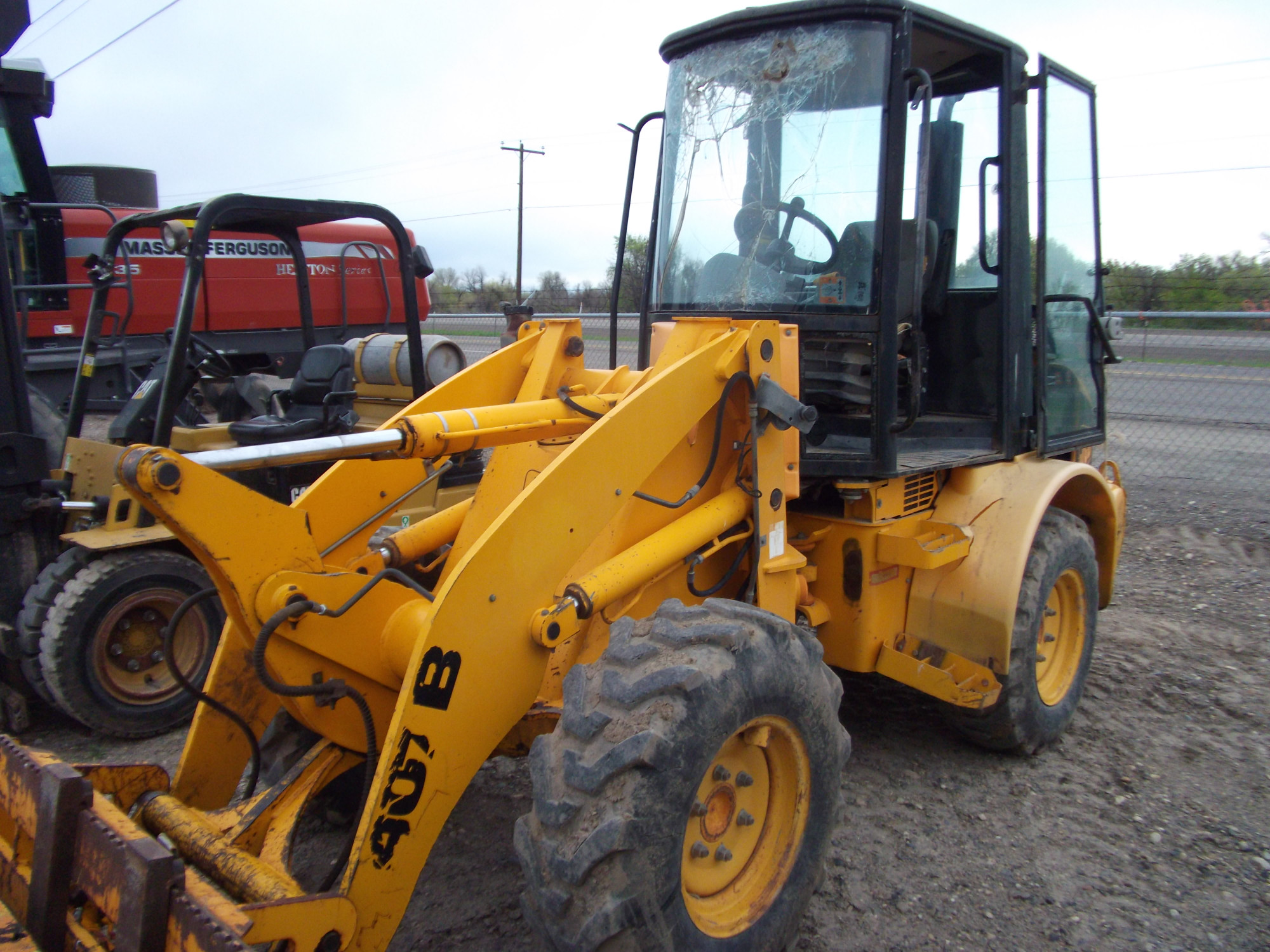 JCB 407 B articulating front loader w/bucket
