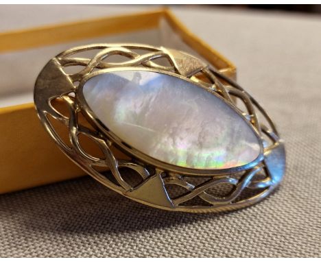 Vintage Art Deco 9ct Gold & Mother of Pearl Brooch - 9.9g