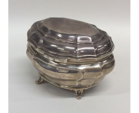 A good quality Edwardian silver tea caddy. London. Approx. 232 grams. Est. £150 - £200.