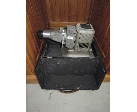 A vintage Kodaslide no 5 projector, in fitted case