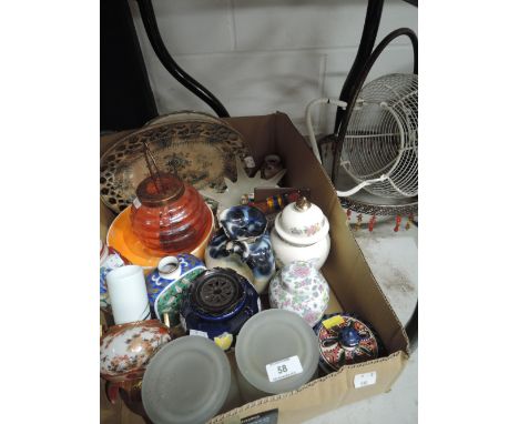 A selection of vintage ceramics and trinkets 