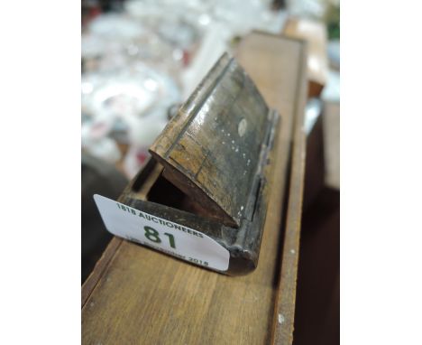 A vintage hand worked burr wood pill or snuff box