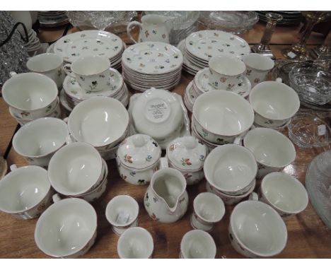 A vintage part tea dinner service by Villeroy and Boch in the Petite Fleur patternCONDITION REPORT - Courier would need to be