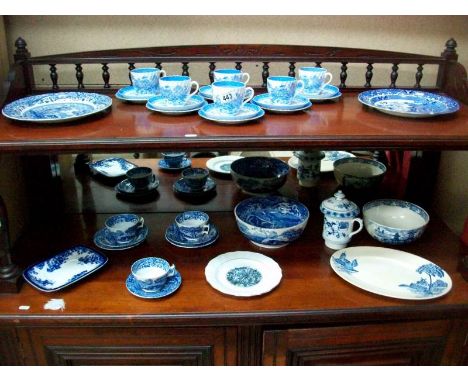 A mixed lot of blue and white ware including Copeland Spode, some a/f (2 shelves)