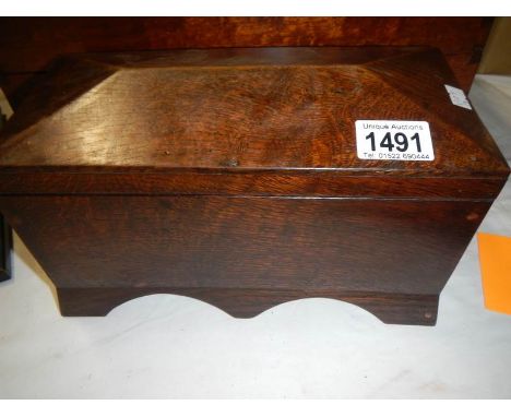 A tea caddy