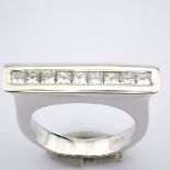 18K white gold ring detailed with 1.08 ct princess diamonds