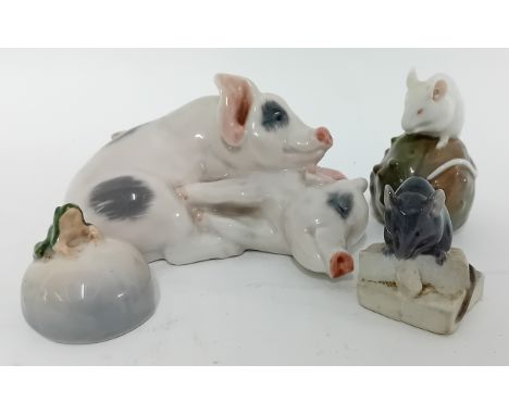 Four Royal Copenhagen animals, to include Pigs, two mice, and a frog. (4)