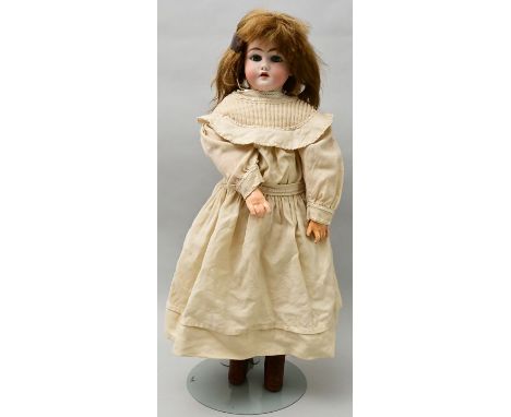 Puppe, Deutschland, um 1900Mädchen. Brustblattkopf Biskuitporzellan, gemarkt "S &amp; C 1180-8" ( Simon &amp; Halbig für Fran