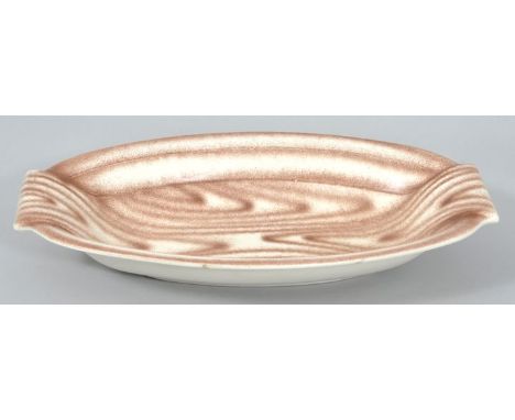 Brotschale, um 1920Keramik, Spritzdekor. Ovale Form, blindgeprägte Formnr. "435". D: 35 cm Ceramic bowl with airbrushed patte