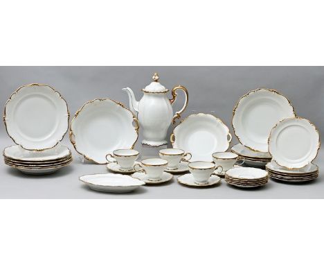 Kaffee-/Speise-Restservice, Selb, Rosenthal, um 193835 Teile, Porzellan, Modell Pompadour mit vergoldetem Rocaillen-Reliefran