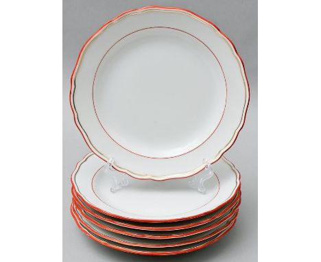 Sechs Kuchenteller, Meissen, 1. H. 20. Jh.Porzellan, Neuer Ausschnitt, korallenroter Rand, anschließend Goldfaden, korallenro