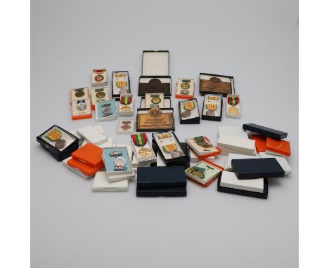 A collection of varied World and copy medals to include examples from Zaire, Vietnam, Russia and other countries.  *CR:  All 