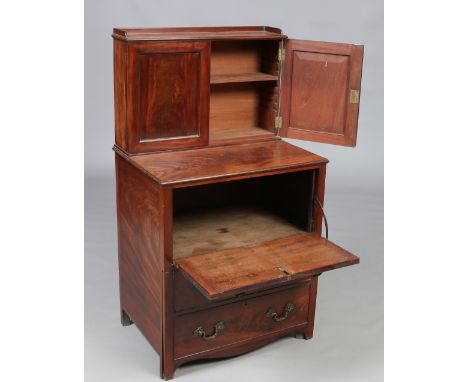 A George IV figured mahogany night stand / commode chest with ormolu handles. Stamped M. Norman, 127cm Condition Report. To b