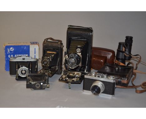 A Collection of Folding Roll Film Cameras, No 3A Autographic Kodak Special Model B rangefinder camera with case, No 1 Autogra