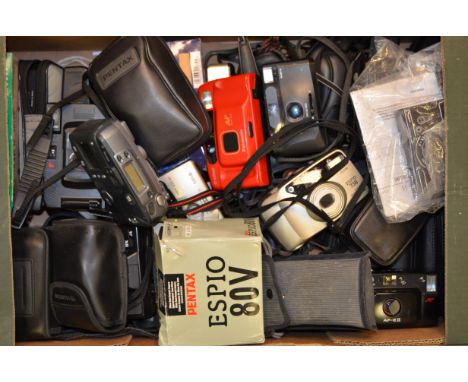 A Tray of 35mm Plastic Compact Cameras, Boots, Fujifilm, Kodak, Panasonic , Minolta Vectis, Miranda, Pentax Espio, Vivitar