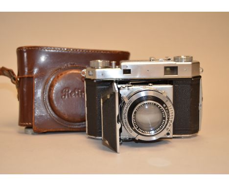 A Kodak Retina IIa (Type 150) Rangefinder Camera, circa 1940, serial no 316992K, German market depth of field dial on base, w