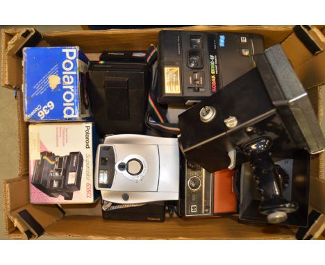 A Tray of Polaroid Cameras, including; CU-5 land camera, EK-200, EK160-EF (2), Polaroid Image (2) and other examples 