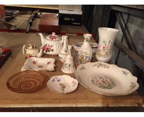 A COLLECTION TO INCLUDE AYNSLEY 'WILD TUDOR', ROYAL GRAFTON, OLD COUNTRY ROSES DECORATIVE TEAPOT (A/F) ETC. 