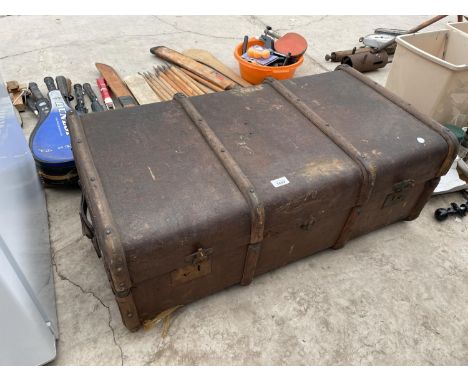 A VINTAGE WOODEN TRAVEL TRUNK 